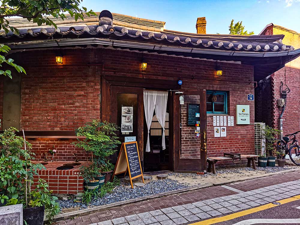 Tea House And Foot Bath in Bukchon Hanok Village in Seoul