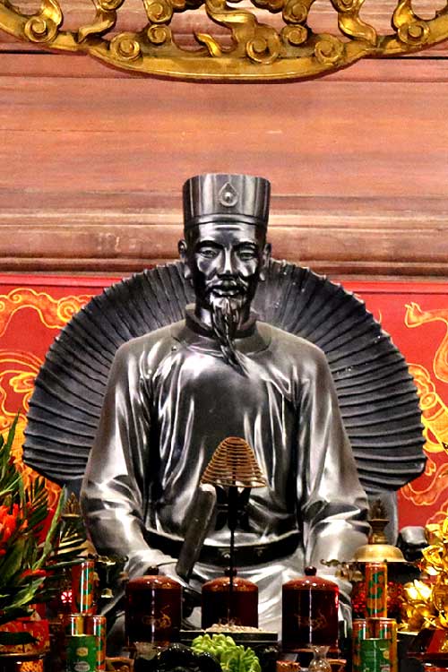 Confucius statue in the Temple of Literature, Hanoi Vietnam