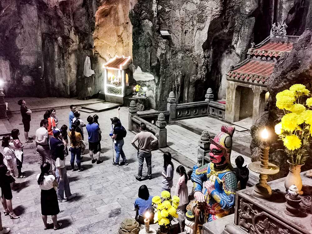 Huyen Khong Biggest Cave Marble Mountains