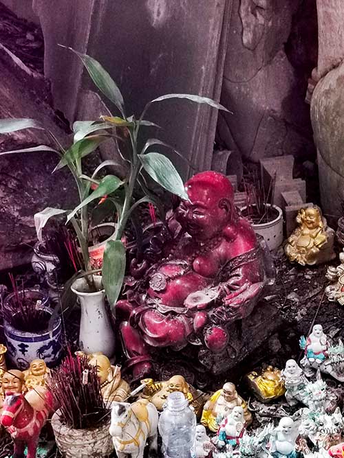 Linh Nham Cave Pilgrims Altar Marble Mountains Da Nang Vietnam