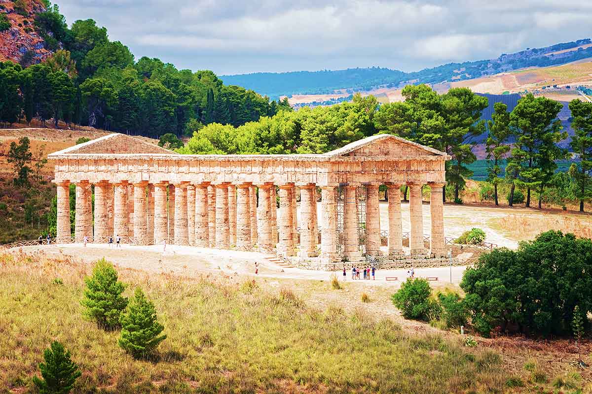 doric temple segesta sicily