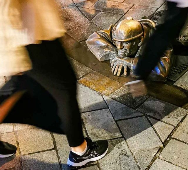 Cumil The Man at Work Bratislava Statue