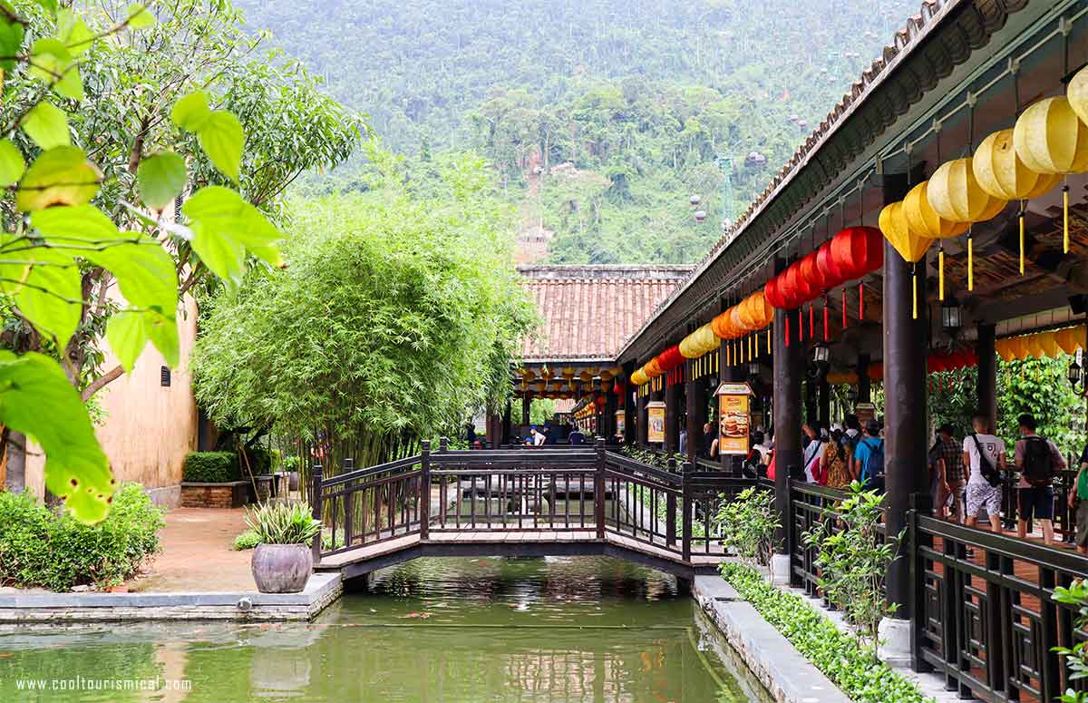 Ba Na Hills Entrance Hallway - Hoi An Cable Car Station