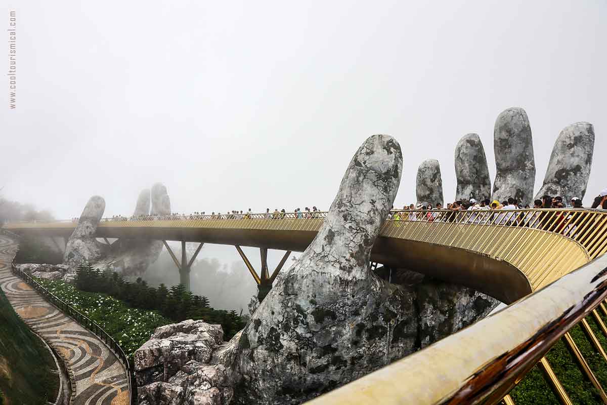 Golden Bridge Da Nang two giant hands architecture