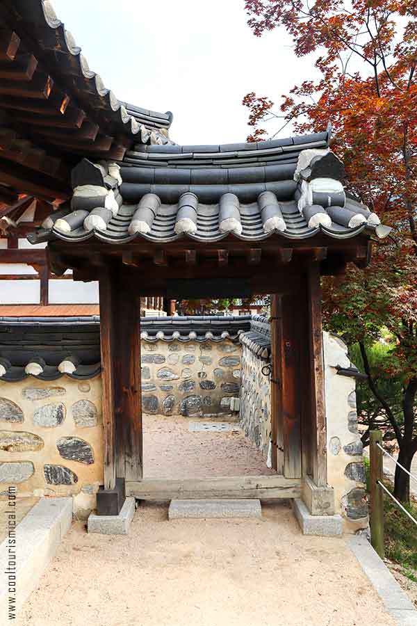 Hanok House Gate Seoul