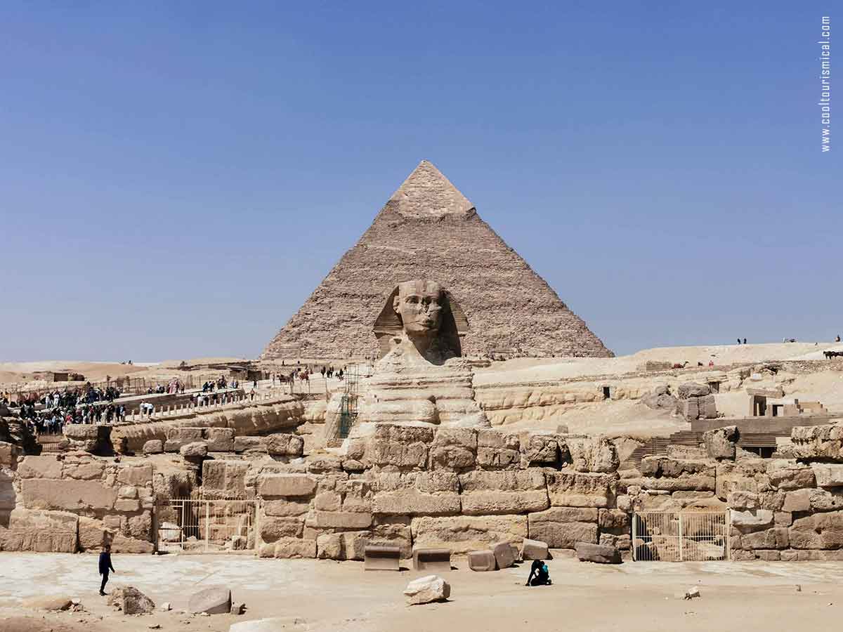 Giza pyramids architecture