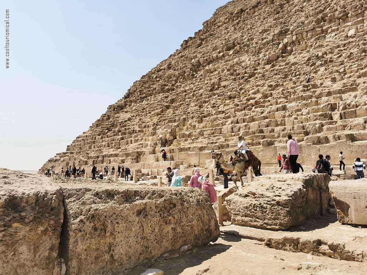 Atmosphere at Giza Pyramids